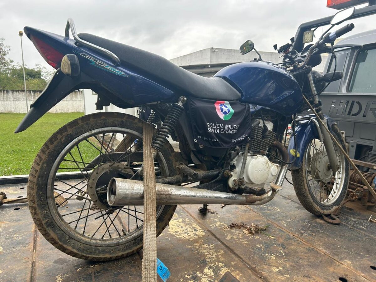 Perseguição policial em Nova Veneza acaba em prisão de suspeito e recuperação de motocicleta furtada 1 Perseguição policial em Nova Veneza acaba em prisão de suspeito e recuperação de motocicleta furtada