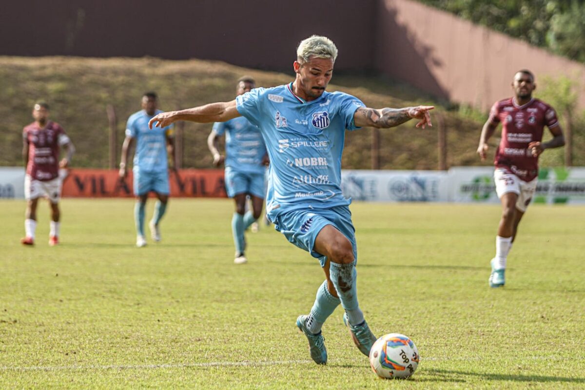 Caravaggio sai atrás na semifinal do Catarinense
