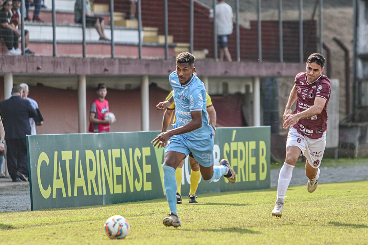 Caravaggio sai atrás na semifinal do Catarinense
