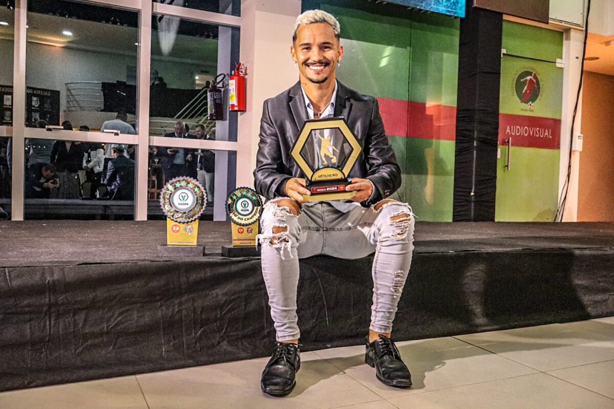 Caravaggio emplaca jogadores e comissão técnica na Seleção da Série B do Catarinense 3 Caravaggio emplaca jogadores e comissão técnica na Seleção da Série B do Catarinense