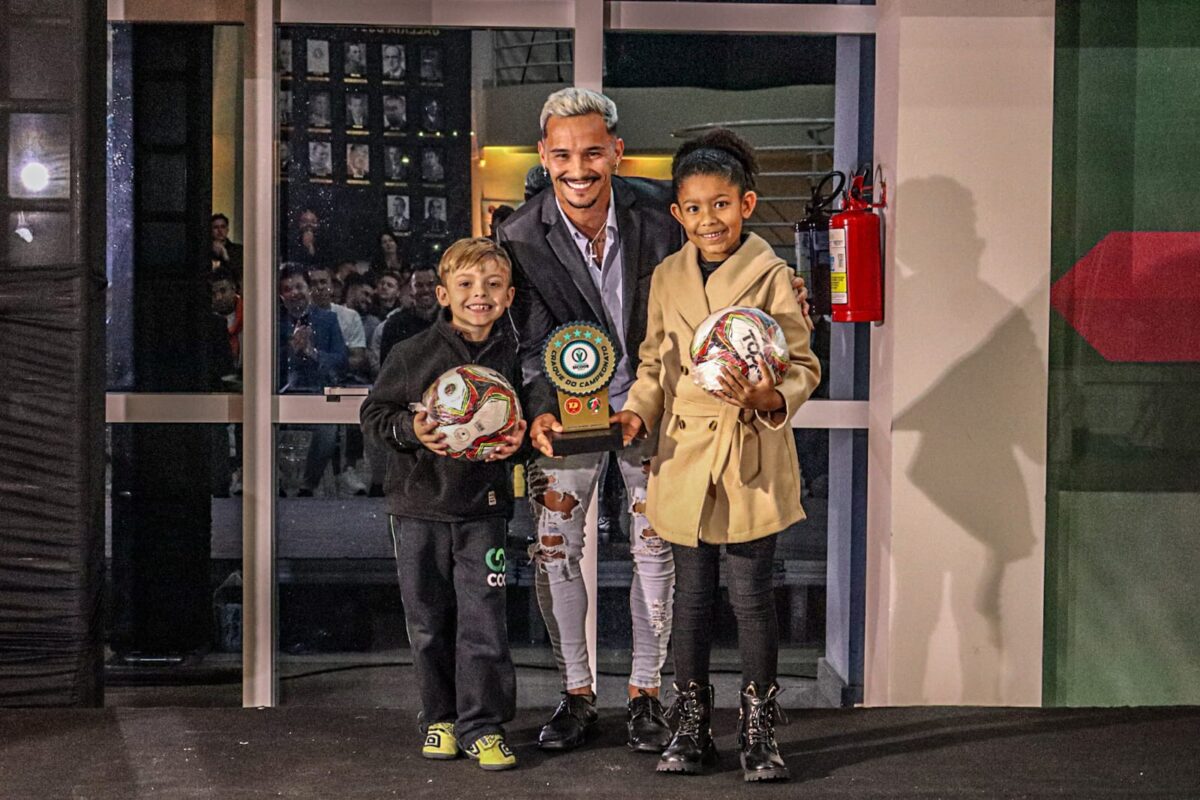 Caravaggio emplaca jogadores e comissão técnica na Seleção da Série B do Catarinense 4 Caravaggio emplaca jogadores e comissão técnica na Seleção da Série B do Catarinense