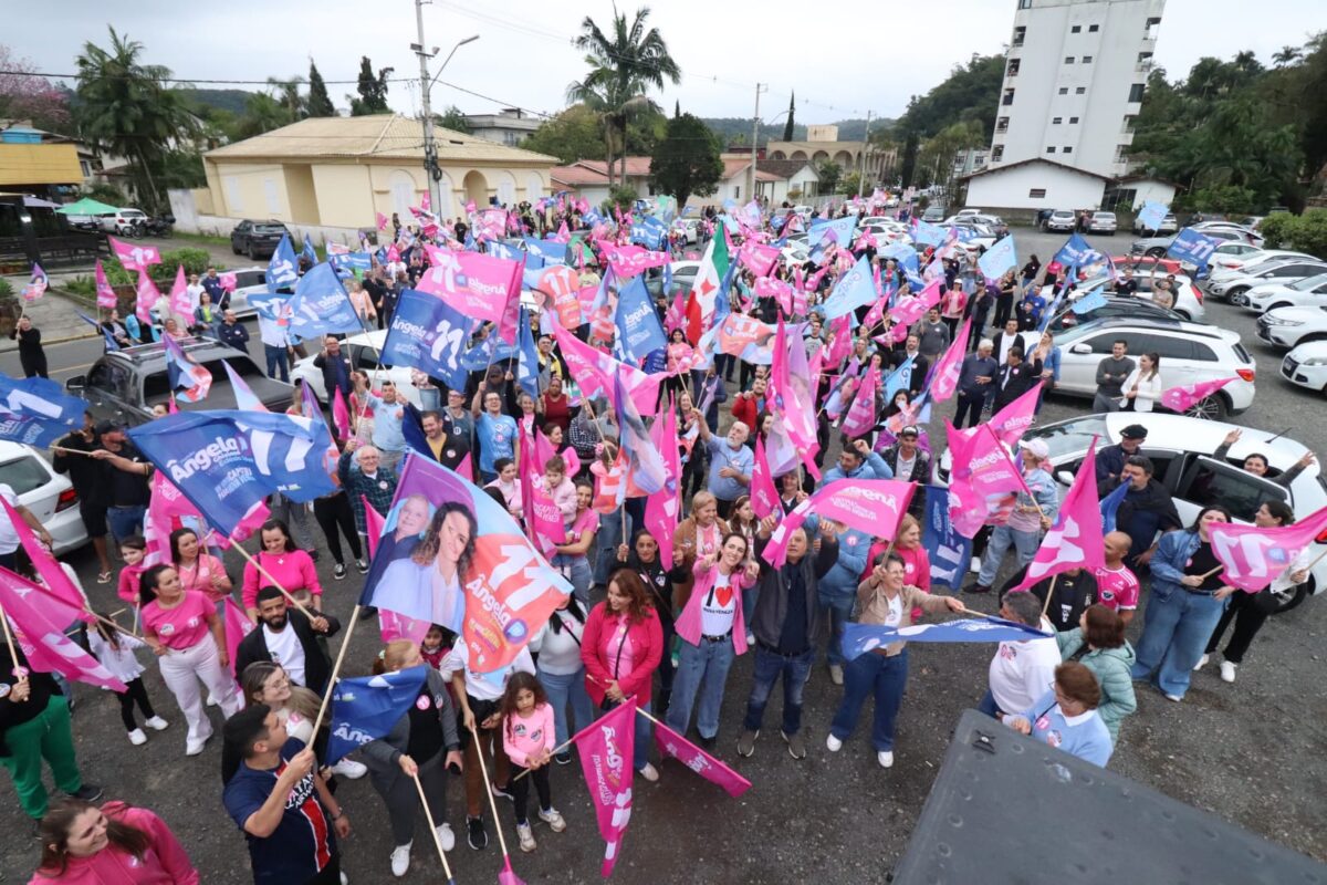 Caminhada marca campanha da candidata a prefeita Ângela Ghislandi e vice Edesio Spilere em Nova Veneza 2 Caminhada marca campanha da candidata a prefeita Ângela Ghislandi e vice Edesio Spilere em Nova Veneza