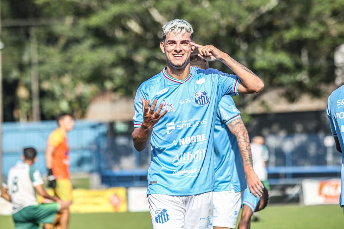 Caravaggio goleia o Metropolitano e se mantém na liderança da Copa SC Sub-21 4 Caravaggio goleia o Metropolitano e se mantém na liderança da Copa SC Sub-21